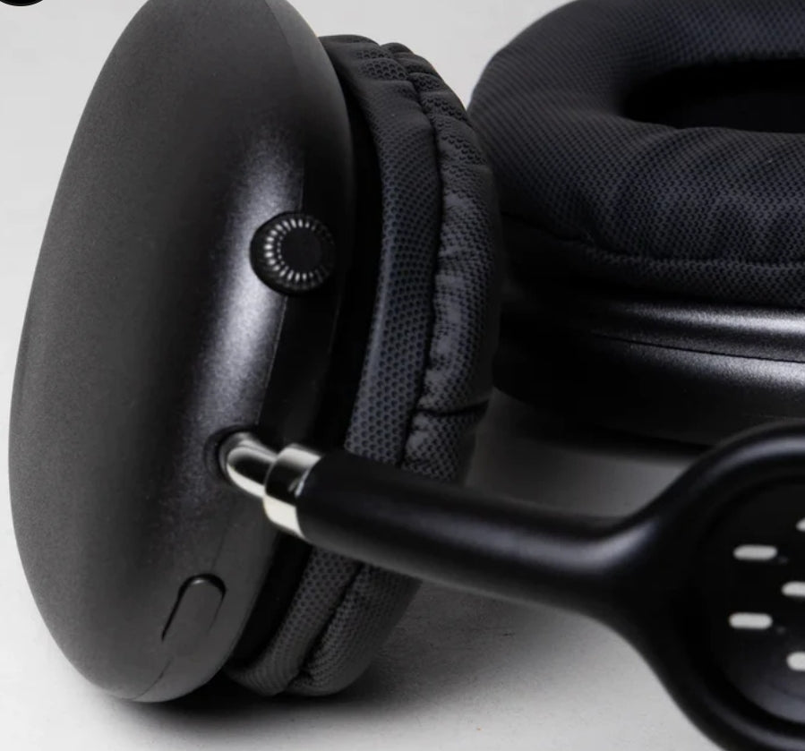 AirPods Pro Max (Black Edition)